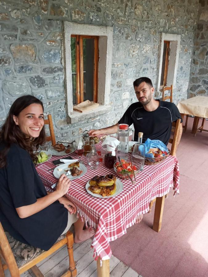 Bujtina Carku Hotell Theth Eksteriør bilde