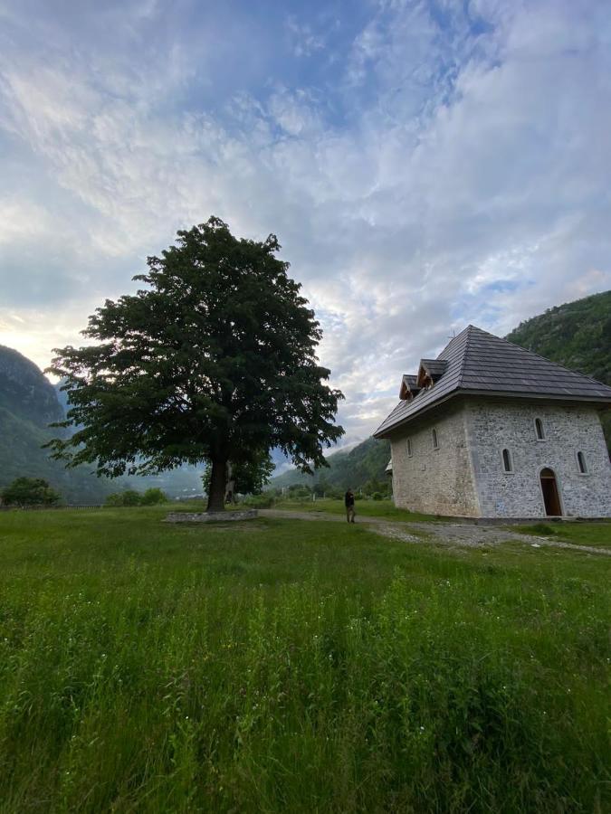 Bujtina Carku Hotell Theth Eksteriør bilde