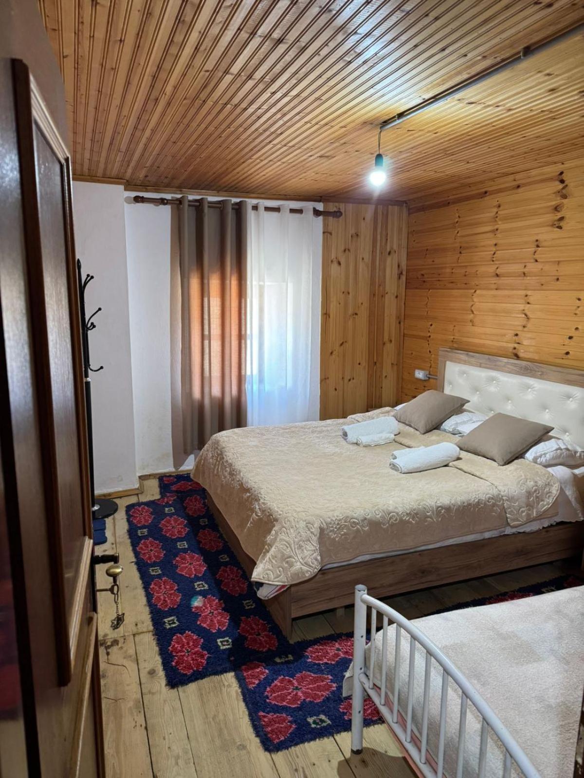 Bujtina Carku Hotell Theth Eksteriør bilde